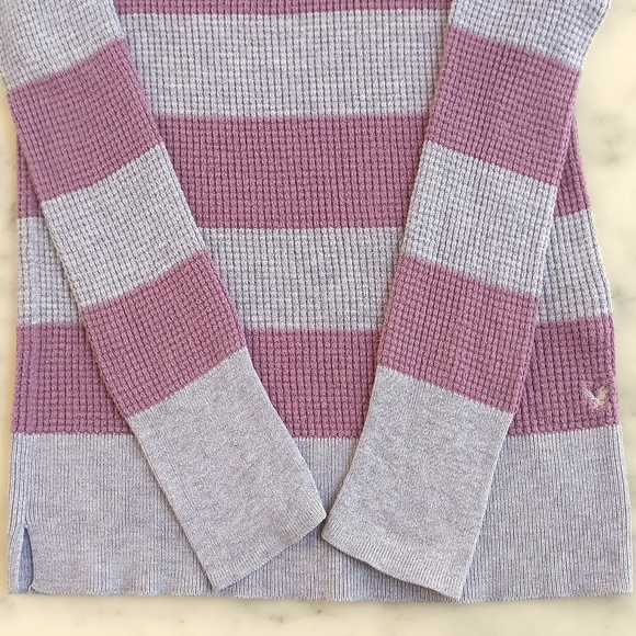 American Eagle Outfitters Junior Cotton/Rayon stretch knit top with stripes. - Picture 2 of 4